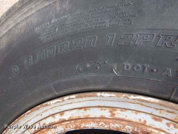 image for item DG5816 1990 GMC C6500 bucket truck