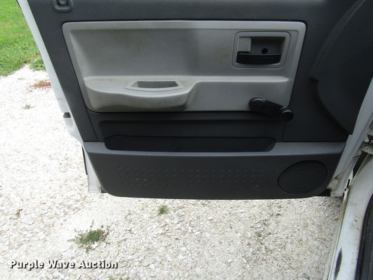 image for item DG8046 2006 Dodge Dakota Club Cab pickup truck