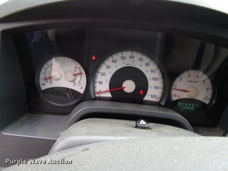 image for item DG8046 2006 Dodge Dakota Club Cab pickup truck