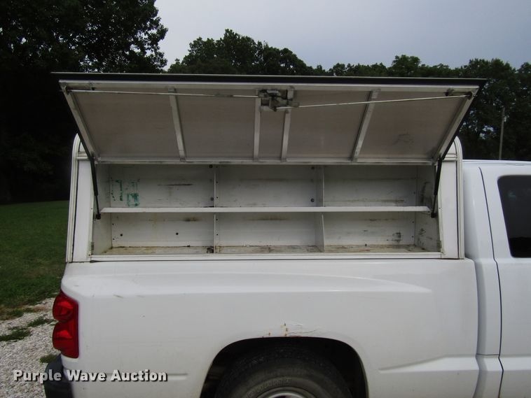 image for item DG8046 2006 Dodge Dakota Club Cab pickup truck