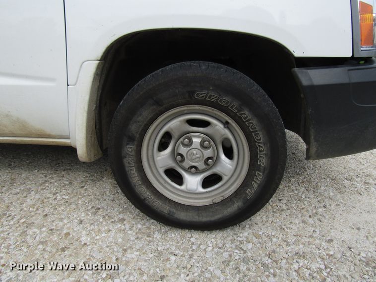 image for item DG8046 2006 Dodge Dakota Club Cab pickup truck