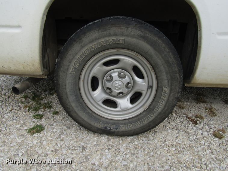 image for item DG8046 2006 Dodge Dakota Club Cab pickup truck