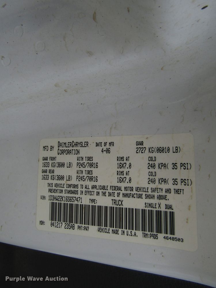 image for item DG8046 2006 Dodge Dakota Club Cab pickup truck