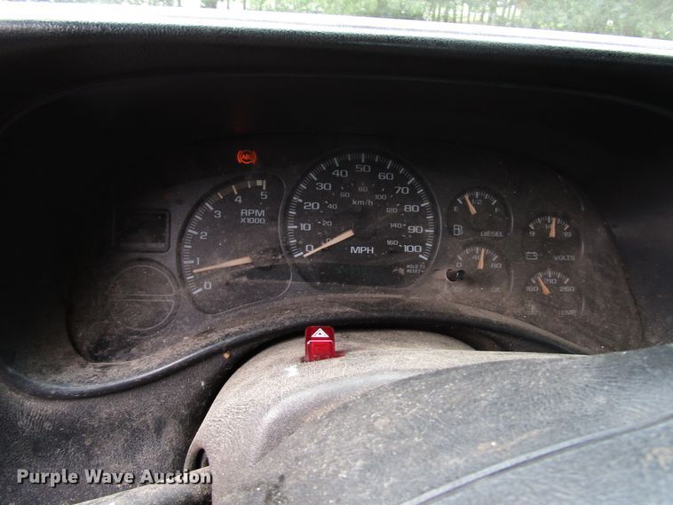 image for item DG8047 2002 Chevrolet Silverado 2500HD Crew Cab pickup truck