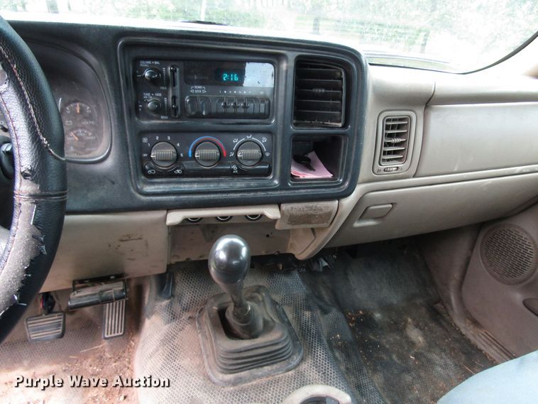 image for item DG8047 2002 Chevrolet Silverado 2500HD Crew Cab pickup truck