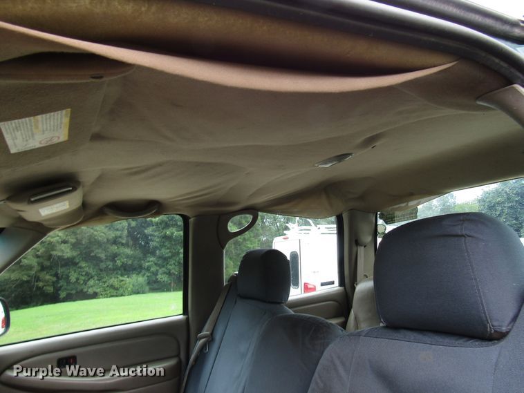 image for item DG8047 2002 Chevrolet Silverado 2500HD Crew Cab pickup truck