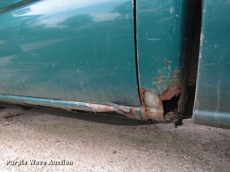 image for item DG8047 2002 Chevrolet Silverado 2500HD Crew Cab pickup truck