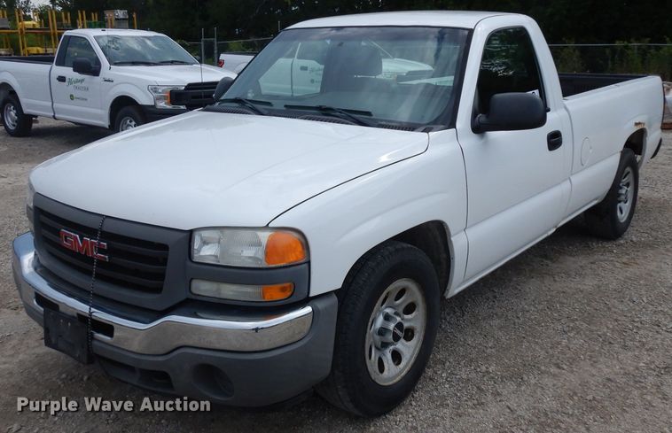 image for item DH0323 2006 GMC Sierra 1500 pickup truck