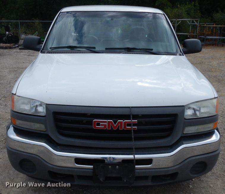 image for item DH0323 2006 GMC Sierra 1500 pickup truck