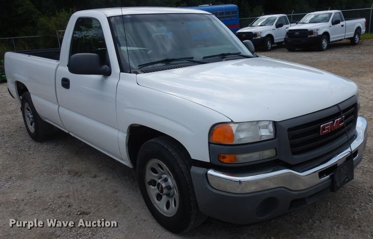 image for item DH0323 2006 GMC Sierra 1500 pickup truck