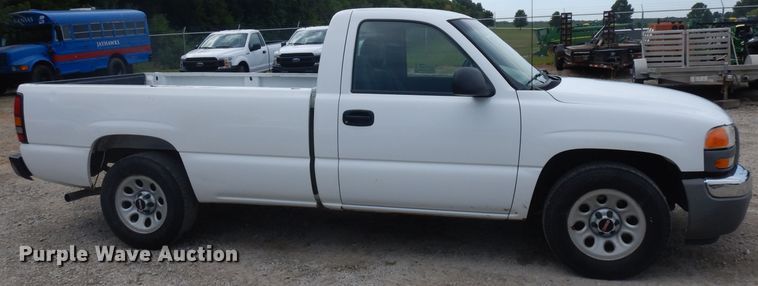 image for item DH0323 2006 GMC Sierra 1500 pickup truck