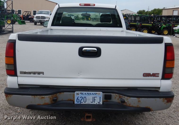 image for item DH0323 2006 GMC Sierra 1500 pickup truck