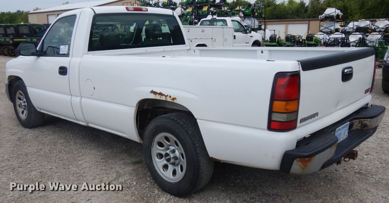 image for item DH0323 2006 GMC Sierra 1500 pickup truck