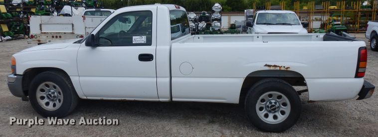 image for item DH0323 2006 GMC Sierra 1500 pickup truck