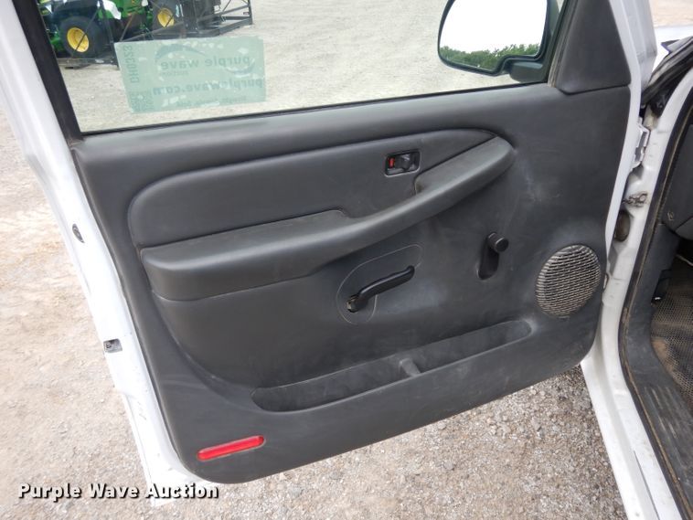 image for item DH0323 2006 GMC Sierra 1500 pickup truck