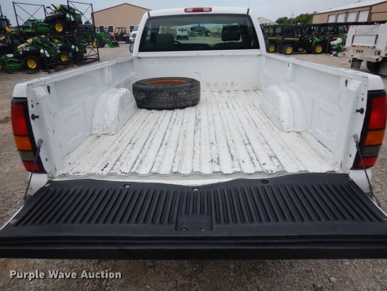image for item DH0323 2006 GMC Sierra 1500 pickup truck