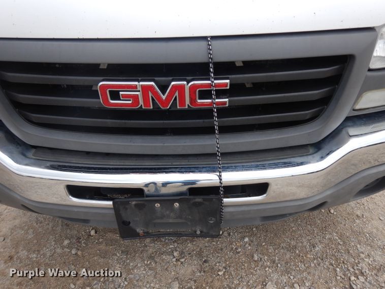 image for item DH0323 2006 GMC Sierra 1500 pickup truck