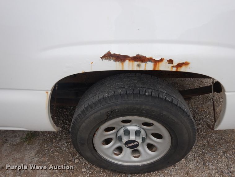 image for item DH0323 2006 GMC Sierra 1500 pickup truck