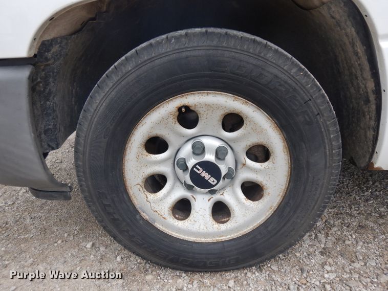 image for item DH0323 2006 GMC Sierra 1500 pickup truck