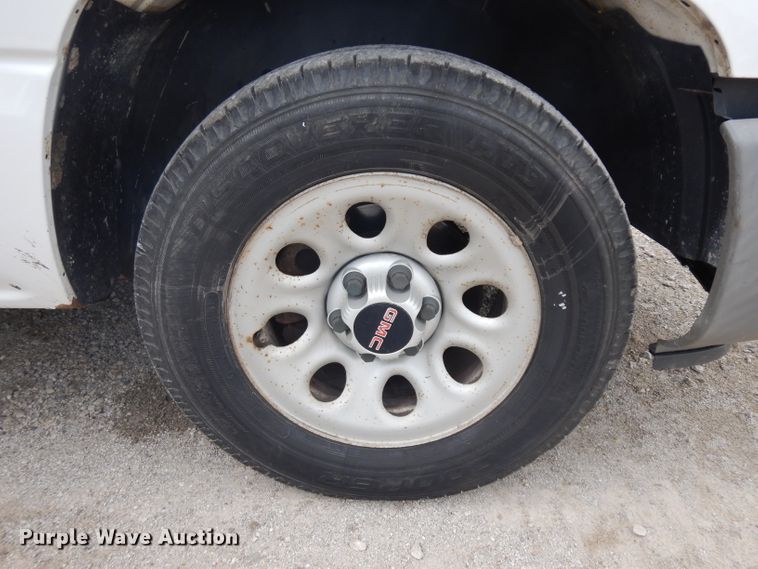 image for item DH0323 2006 GMC Sierra 1500 pickup truck