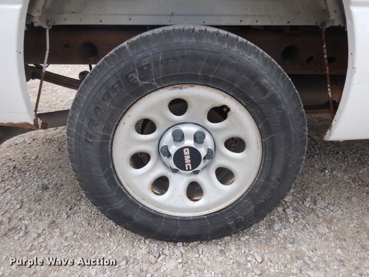 image for item DH0323 2006 GMC Sierra 1500 pickup truck