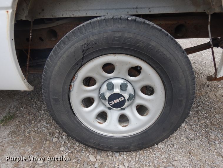 image for item DH0323 2006 GMC Sierra 1500 pickup truck