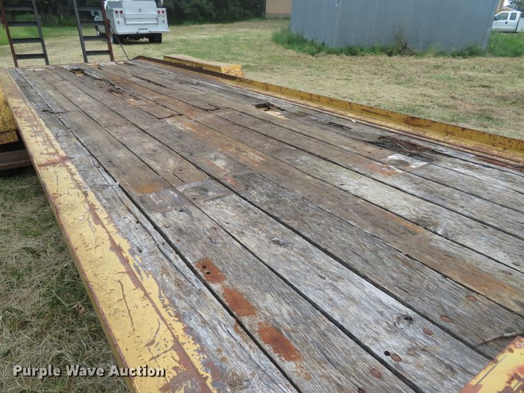 image for item DH1504 2000 Redi Haul FSL21210 equipment trailer