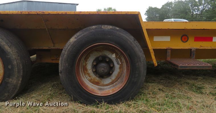 image for item DH1504 2000 Redi Haul FSL21210 equipment trailer