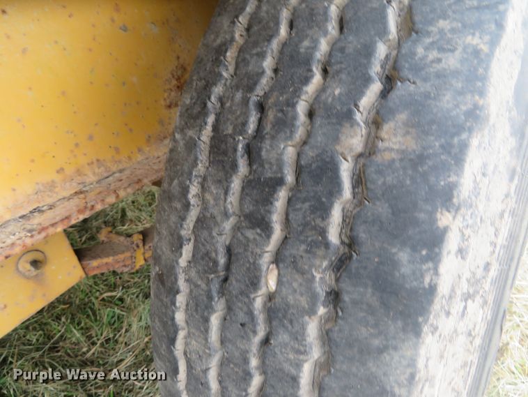 image for item DH1504 2000 Redi Haul FSL21210 equipment trailer