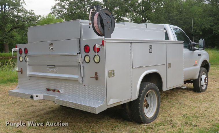 image for item DH1505 2004 Ford F550 Super Duty XL utility bed truck