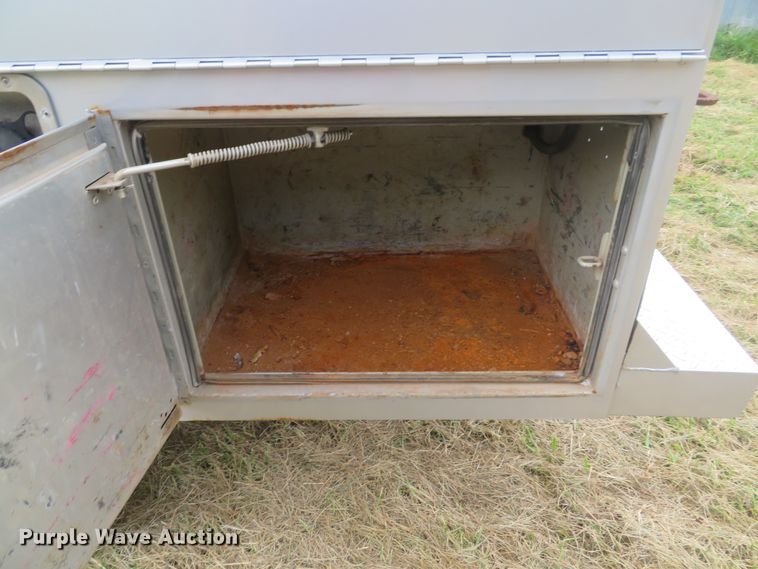 image for item DH1505 2004 Ford F550 Super Duty XL utility bed truck