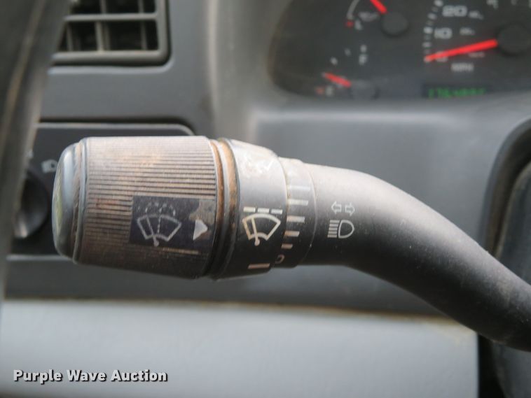 image for item DH1505 2004 Ford F550 Super Duty XL utility bed truck