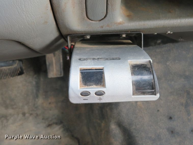 image for item DH1505 2004 Ford F550 Super Duty XL utility bed truck