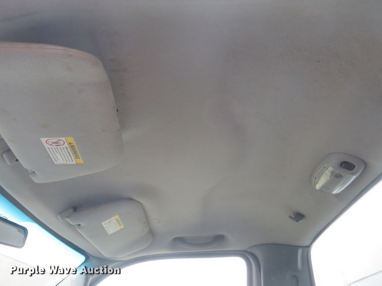 image for item DH1505 2004 Ford F550 Super Duty XL utility bed truck