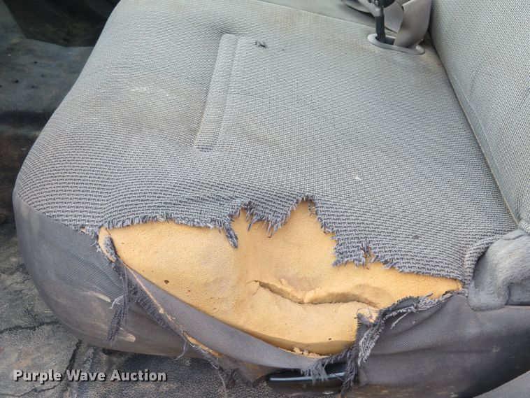 image for item DH1505 2004 Ford F550 Super Duty XL utility bed truck