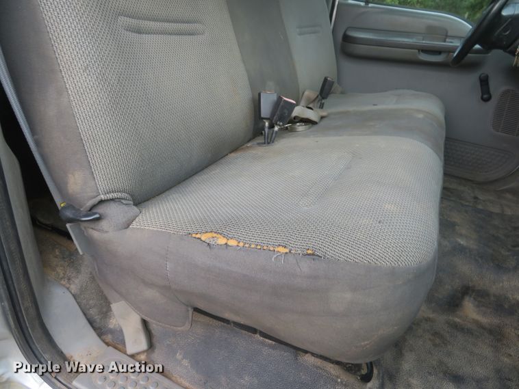 image for item DH1505 2004 Ford F550 Super Duty XL utility bed truck