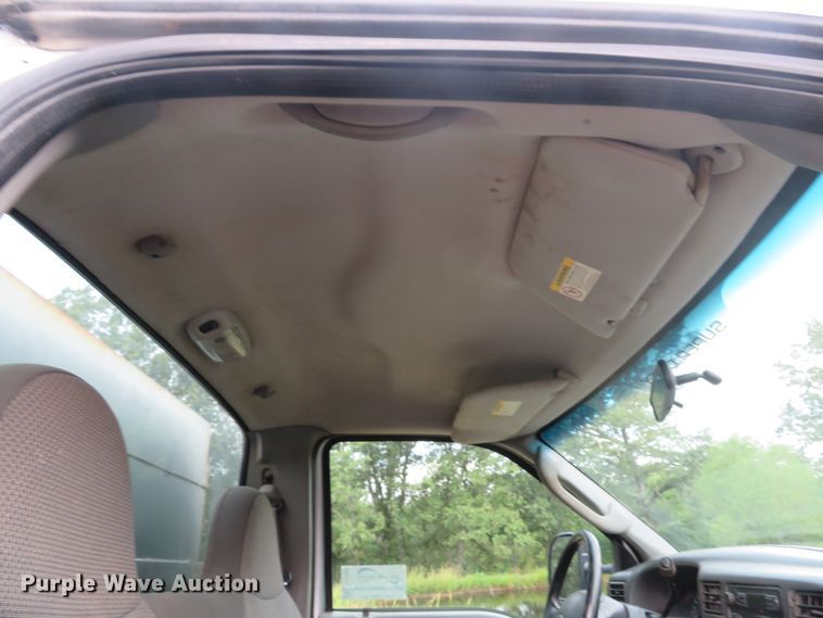 image for item DH1505 2004 Ford F550 Super Duty XL utility bed truck