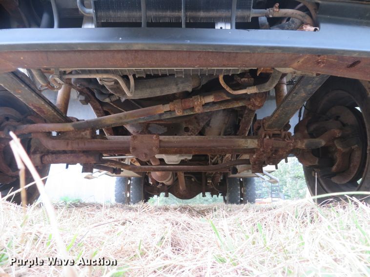 image for item DH1505 2004 Ford F550 Super Duty XL utility bed truck