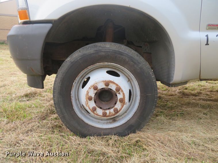 image for item DH1505 2004 Ford F550 Super Duty XL utility bed truck