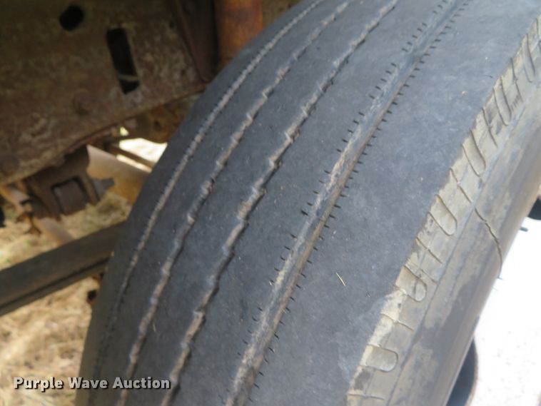 image for item DH1505 2004 Ford F550 Super Duty XL utility bed truck