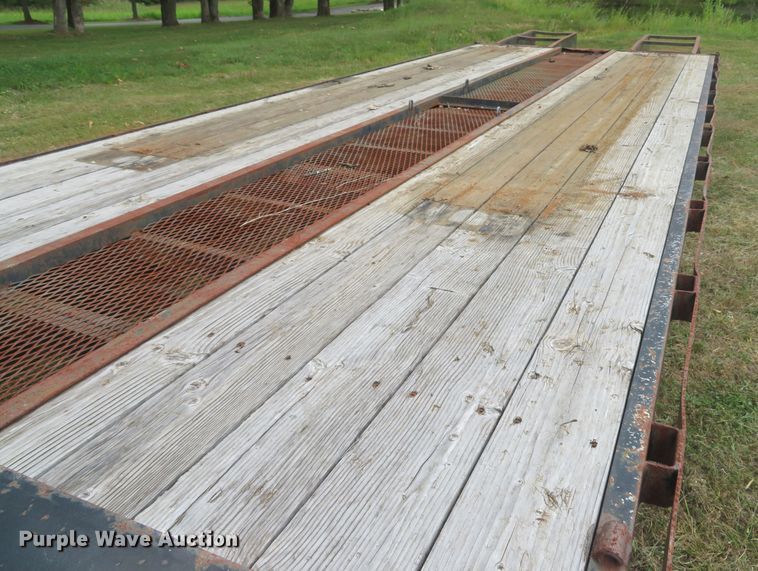 image for item DH1507 2004 Load Master 9117 equipment trailer