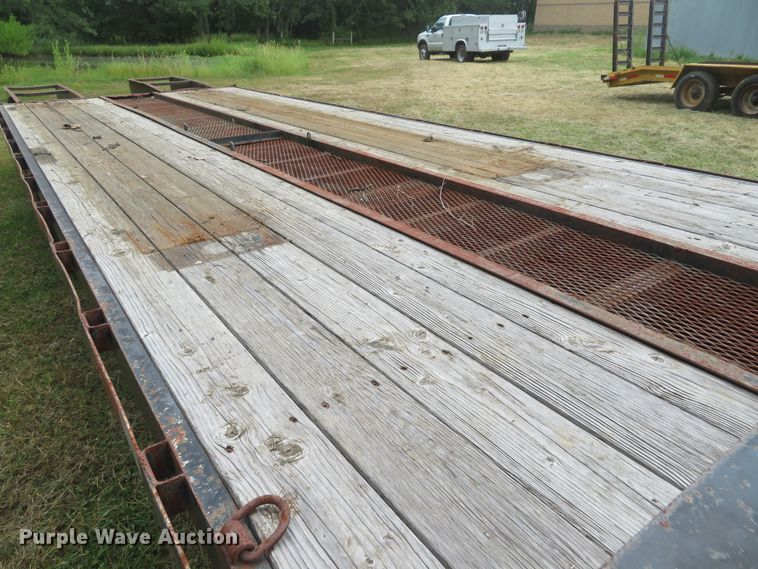 image for item DH1507 2004 Load Master 9117 equipment trailer