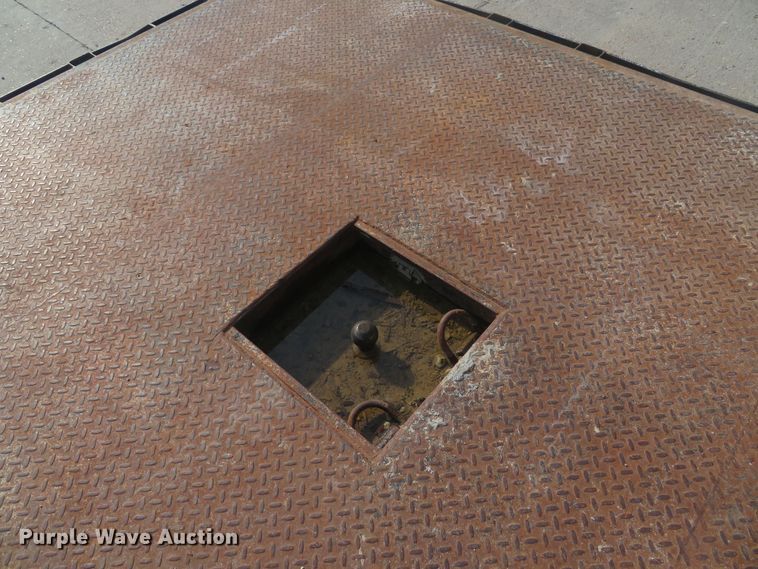 image for item DH1509 2011 Ford F450 Super Duty XL Crew Cab flatbed truck