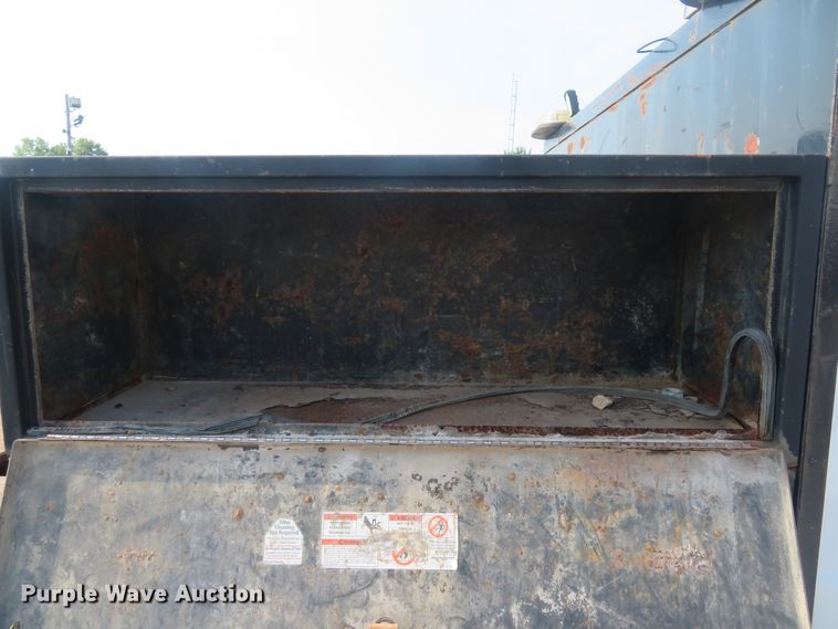 image for item DH1509 2011 Ford F450 Super Duty XL Crew Cab flatbed truck