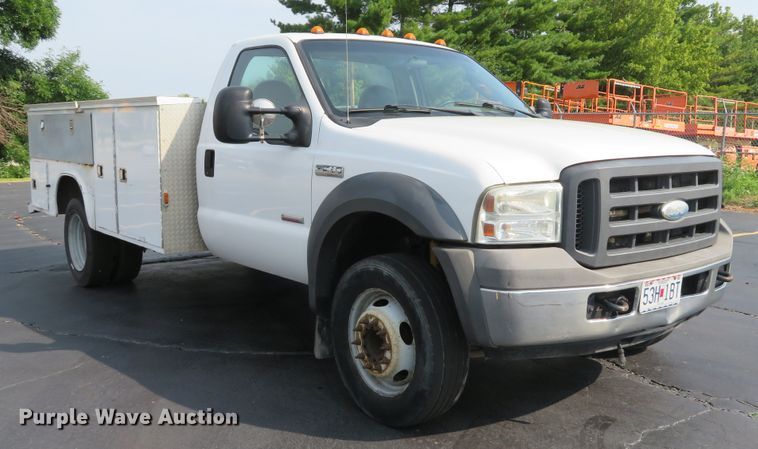 image for item DH1510 2005 Ford F450 Super Duty XL utility bed truck