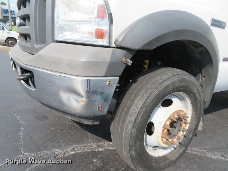 image for item DH1510 2005 Ford F450 Super Duty XL utility bed truck