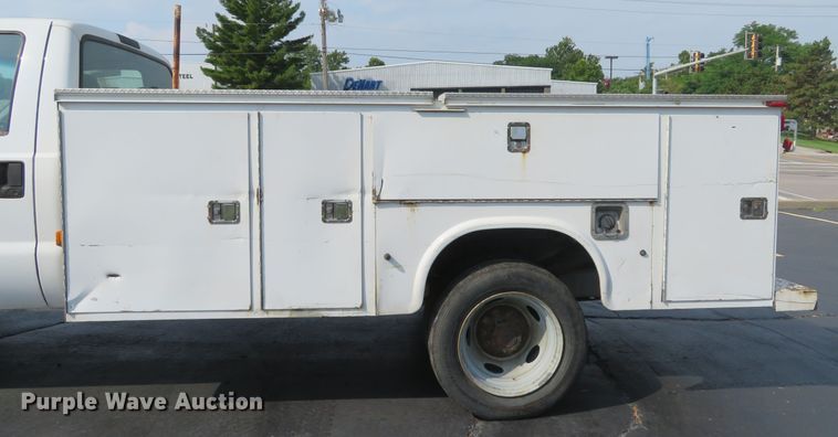 image for item DH1510 2005 Ford F450 Super Duty XL utility bed truck