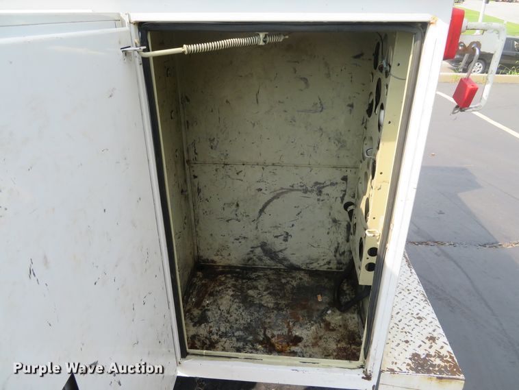 image for item DH1510 2005 Ford F450 Super Duty XL utility bed truck