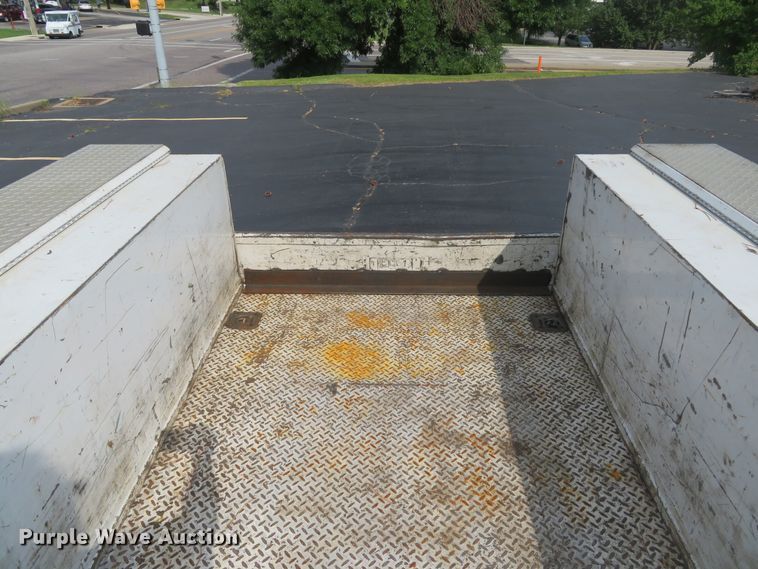 image for item DH1510 2005 Ford F450 Super Duty XL utility bed truck