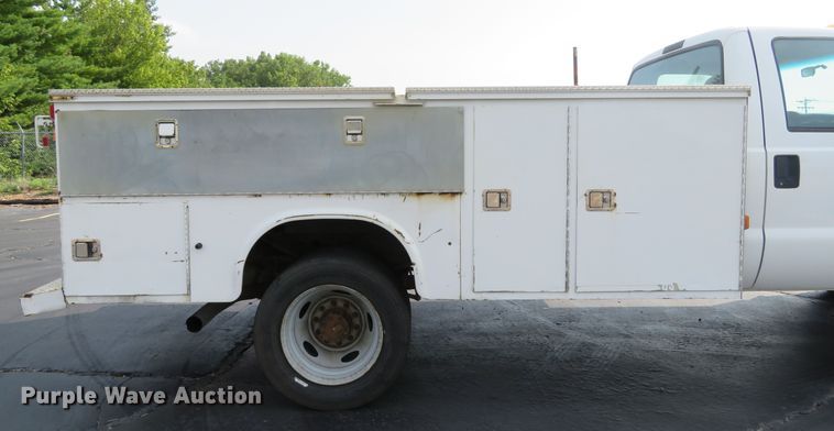 image for item DH1510 2005 Ford F450 Super Duty XL utility bed truck